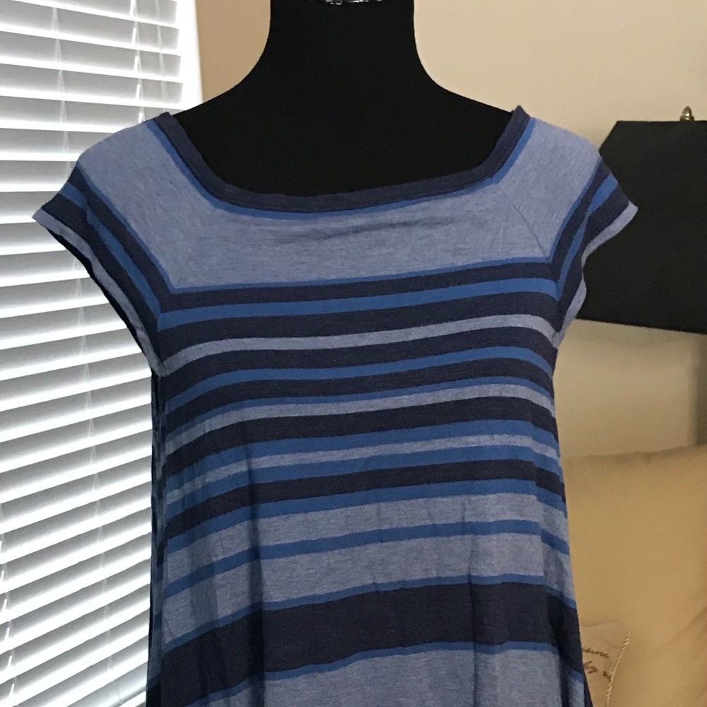 Women’s s/s knit stripe top.